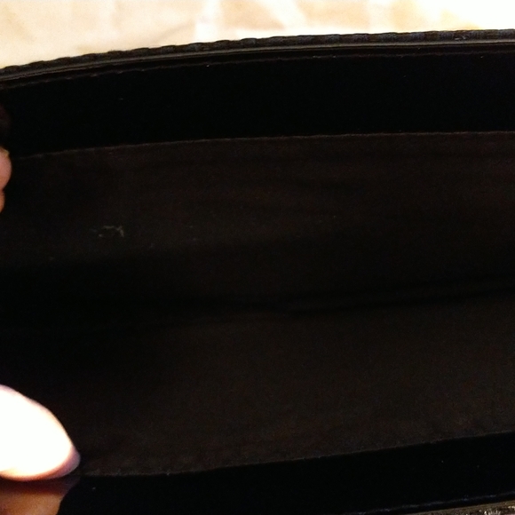 Georgio Armani clutch 26 pc. - Picture 3 of 5